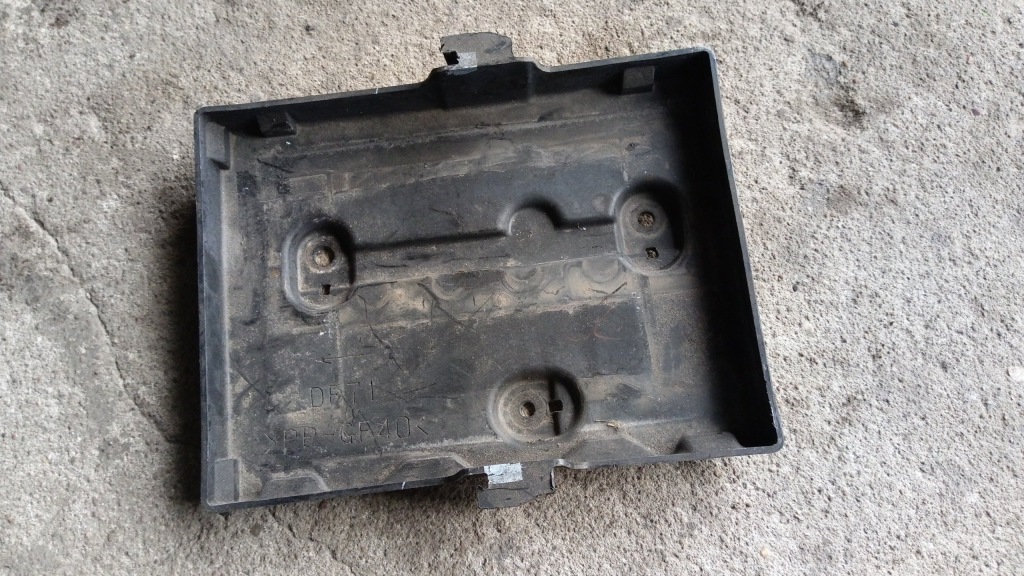 Купить Mazda 2 07-14 основание аккумулятор