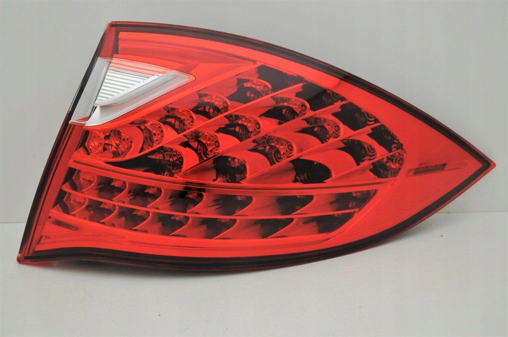 Купить Porsche 958 cayenne 2011- фара led правый  новая ^