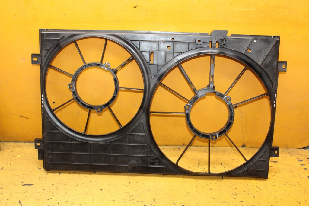 фото №4, Корпус вентилятора vw touran 1k0121207t