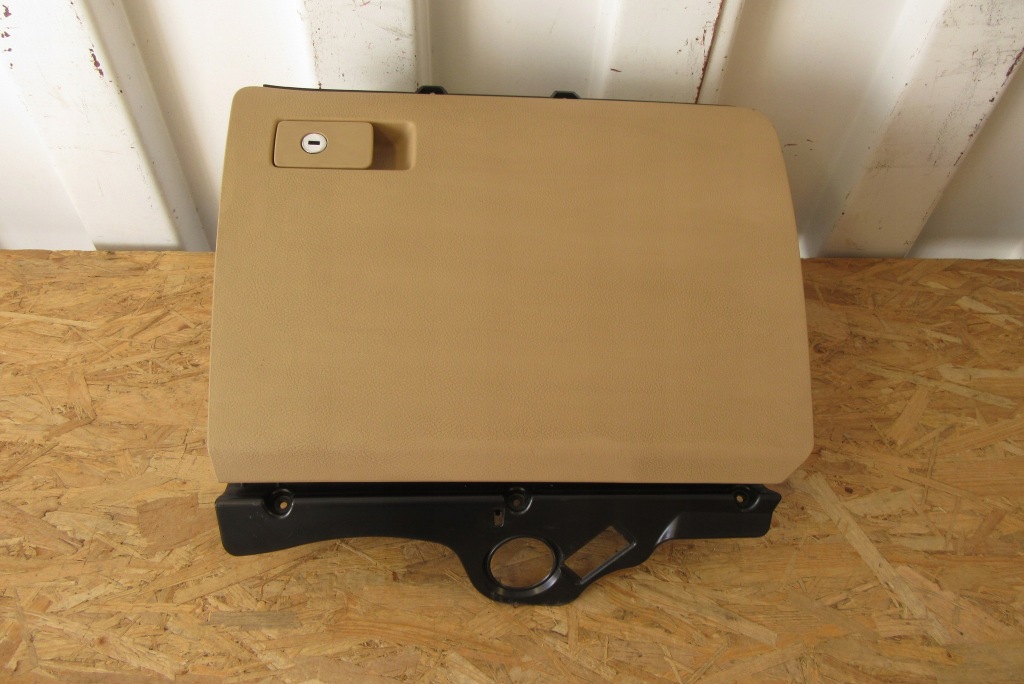 фото №1, Бардачок vw passat b6 3c0 05-