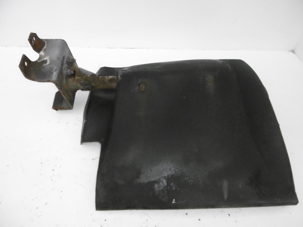 фото №1, Підкрилок кронштейн лівий перед magnum