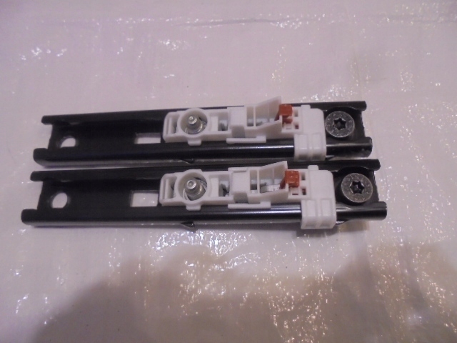 фото №1, Renault megane iv повзунки регулювання ременів