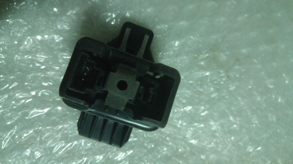 фото №2, Кнопка открывания крышки mercedes ml w166