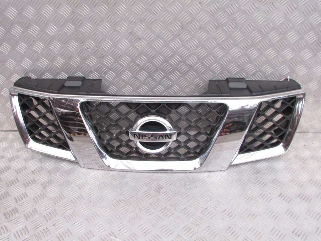 Решітка  nissan navara d40 07r Ціна