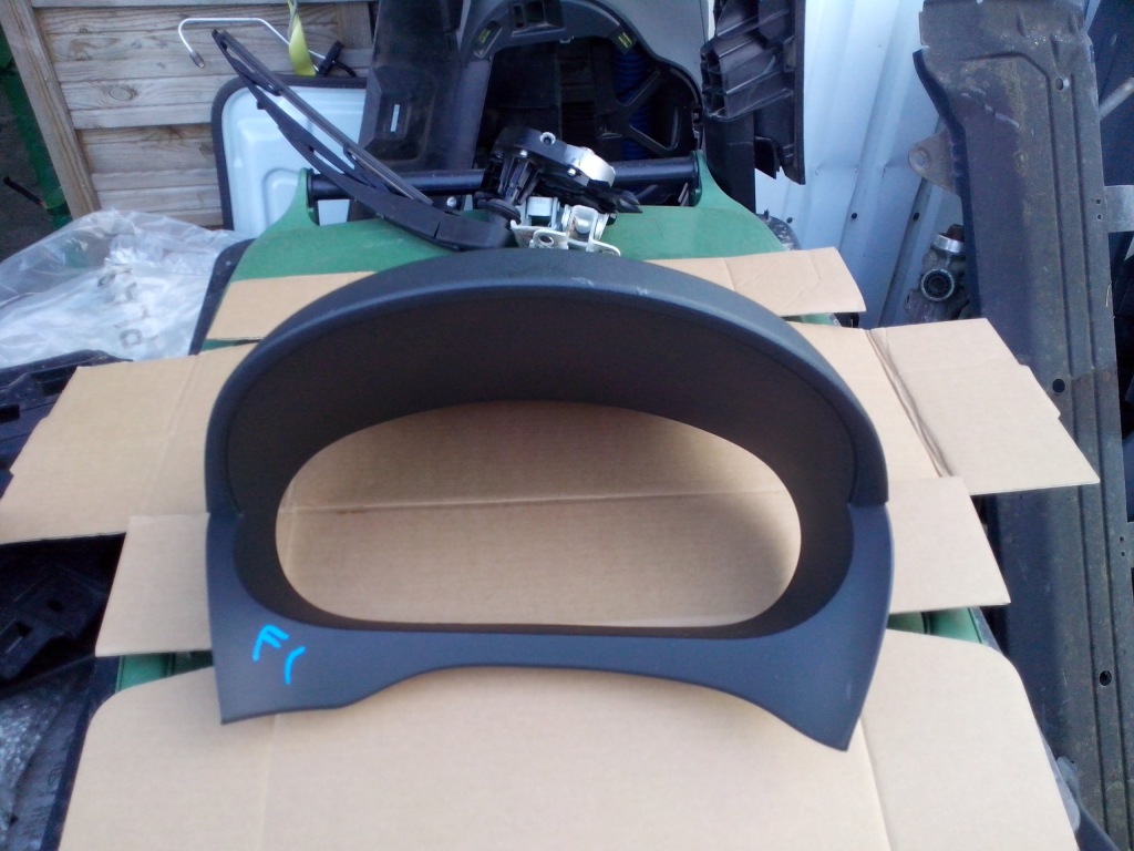 фото №1, Козырёк панели спидометра корпус renault fluence