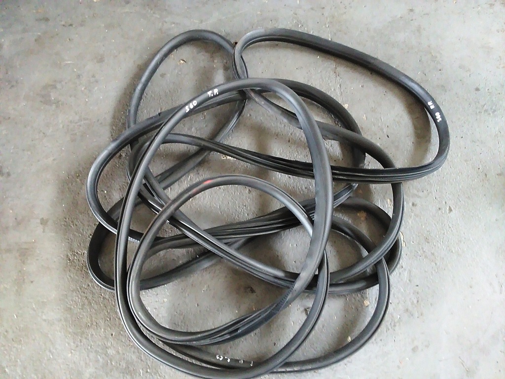 фото №1, Volvo s60 ii 10- прокладка кузовная дверь крышки