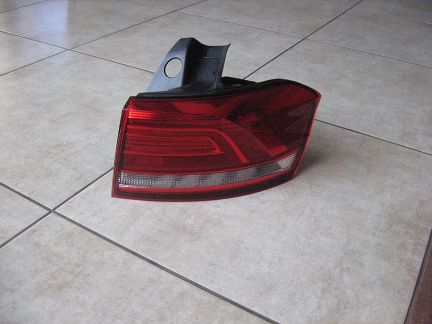 фото №1, Правая лампа задняя - led - vw passat b8 - kombi !!!