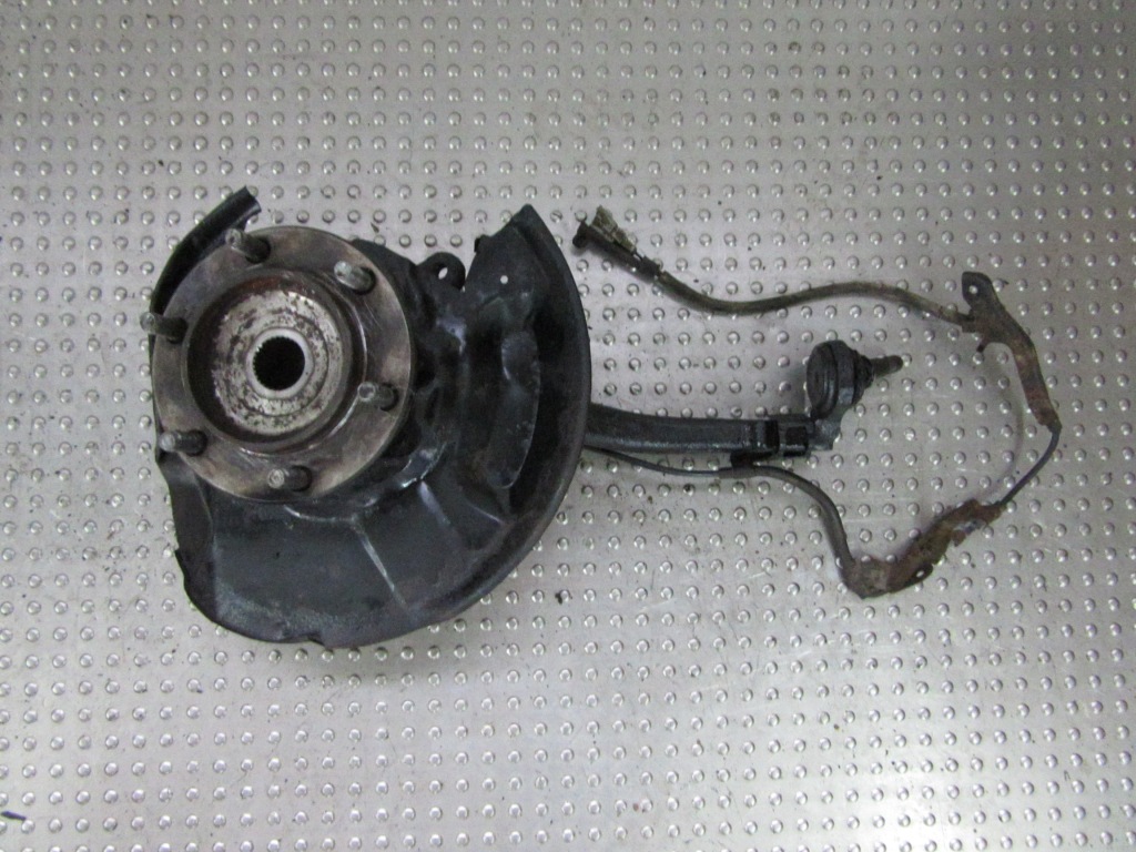 Toyota sequoia 2003 поворотный кулак перед Оригинал